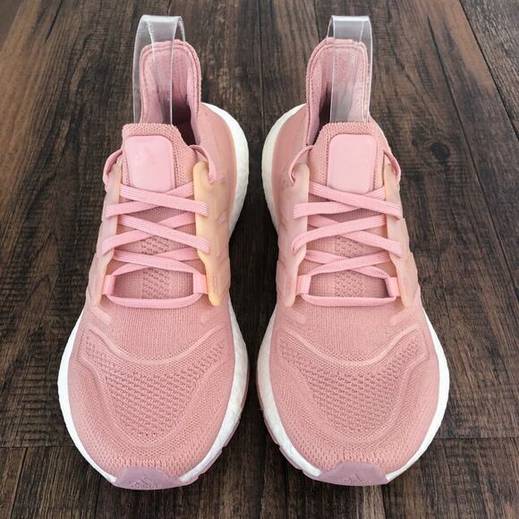 Adidas Ultraboost 22 Running Shoe Sneaker Primeknit Upper Supportive Size 7 Pink - Picture 3 of 16